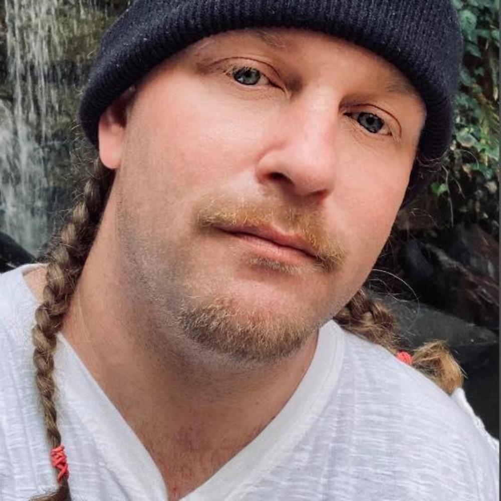 Meet your Posher, Adam